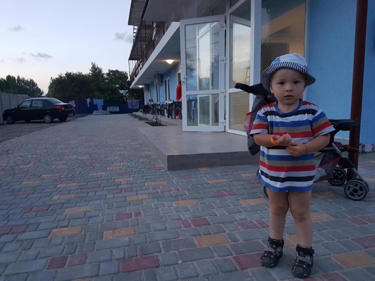 Гостиница "Атлант" Zaliznyi Port Luaran gambar
